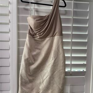 Kay Unger Elegant One-Shoulder gold flecked dress . Beautiful formal